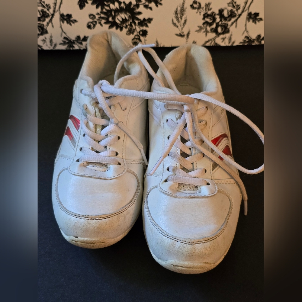 Kids White Chasse Cheer Shoes